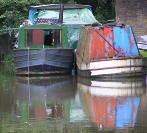 some of SOMA members live on narrow boats similar to these photographed on the Oxford Canal at Wolvercote.